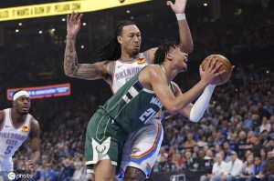 吉昂19+11霍姆格伦16+13 雄鹿击败雷霆