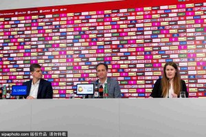 前沙尔克队长费尔曼宣布退役：37岁回顾德甲亚军之路，国家队梦未圆的背后故事！