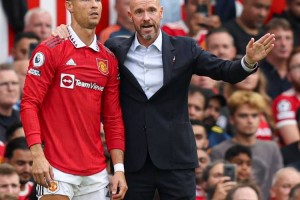 前曼联助教曝C罗离队内幕：滕哈赫铁腕管理，C罗拒绝参与高位逼抢