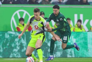 德甲最新积分榜更新：多特蒙德强势逼近拜仁，争冠形势愈加激烈